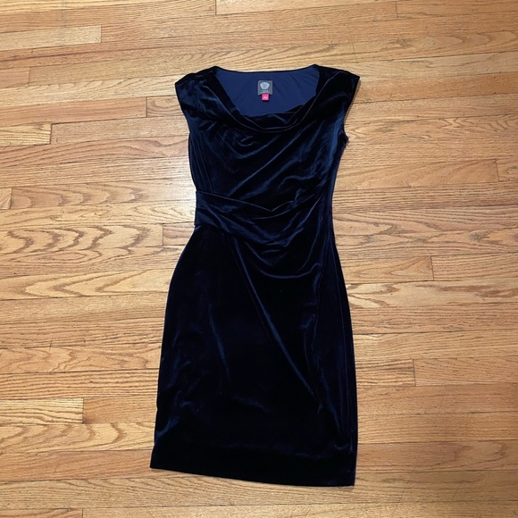 Vince Camuto Dresses & Skirts - ❤️Vince Camuto Velvet dress❤️